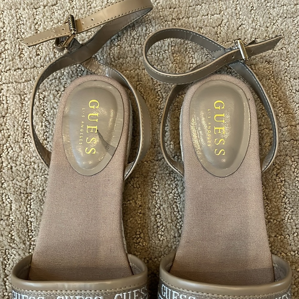✨ Guess Sandals - Picture 3 of 7